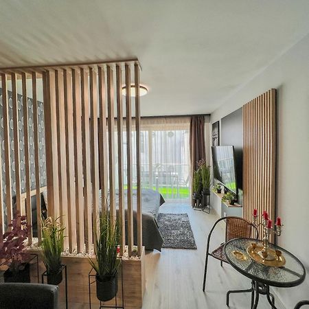 שיופוק Villa Bauhaus Labi Garden Wellness Apartman מראה חיצוני תמונה