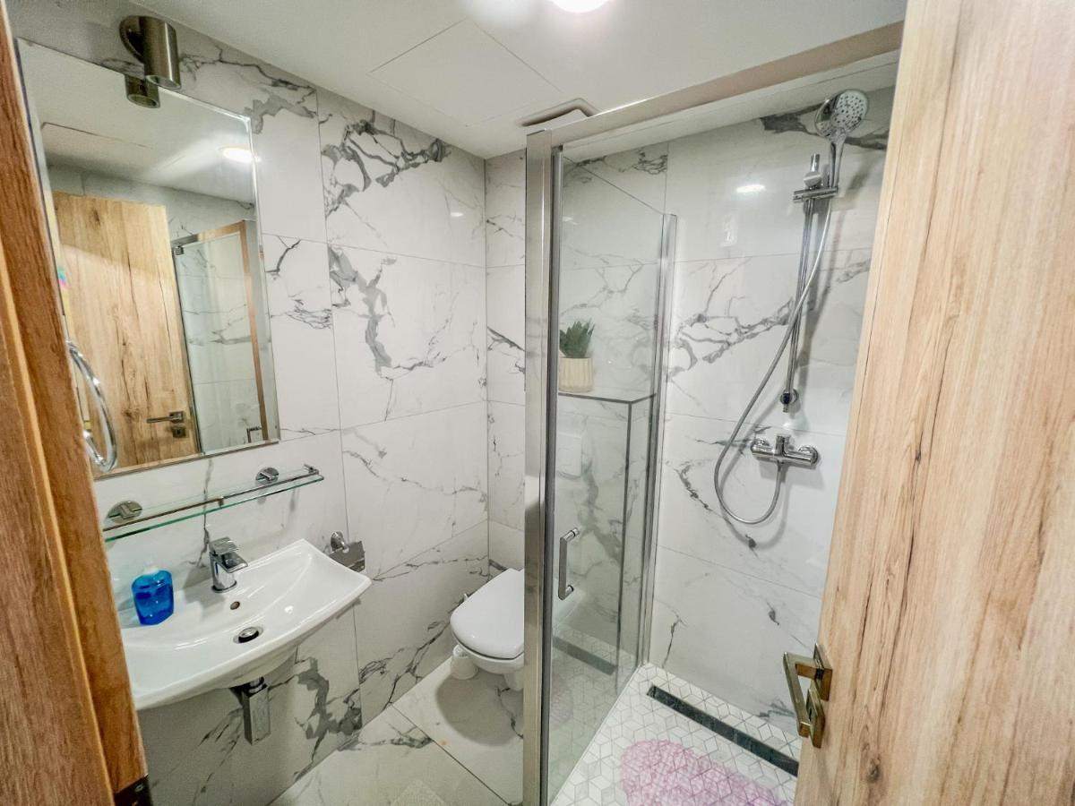 שיופוק Villa Bauhaus Labi Garden Wellness Apartman מראה חיצוני תמונה