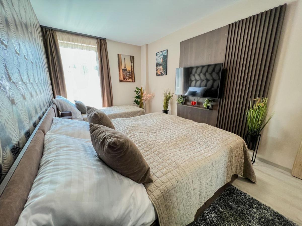 שיופוק Villa Bauhaus Labi Garden Wellness Apartman מראה חיצוני תמונה