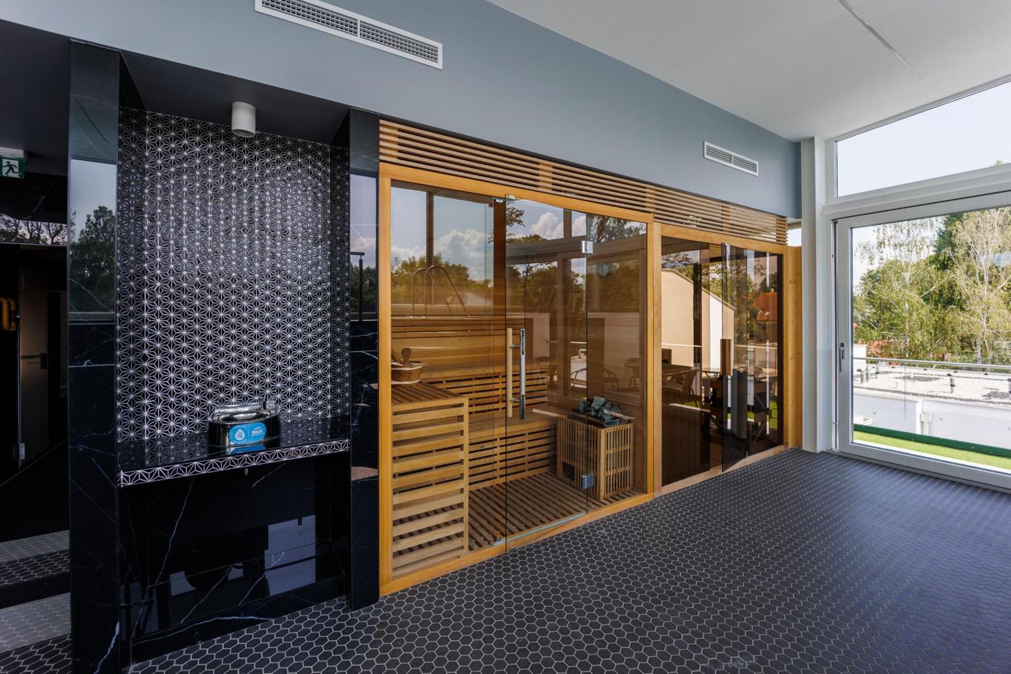 שיופוק Villa Bauhaus Labi Garden Wellness Apartman מראה חיצוני תמונה