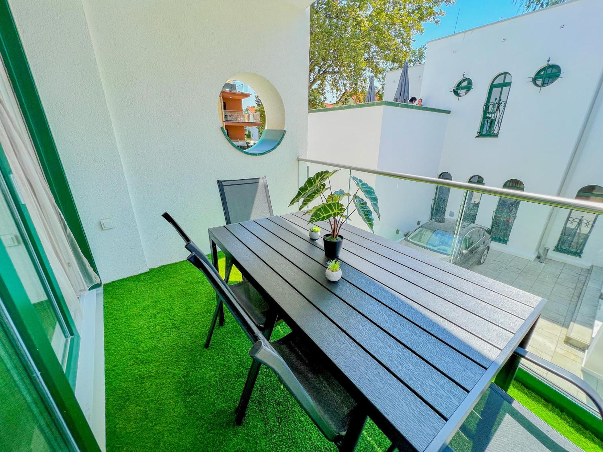 שיופוק Villa Bauhaus Labi Garden Wellness Apartman מראה חיצוני תמונה