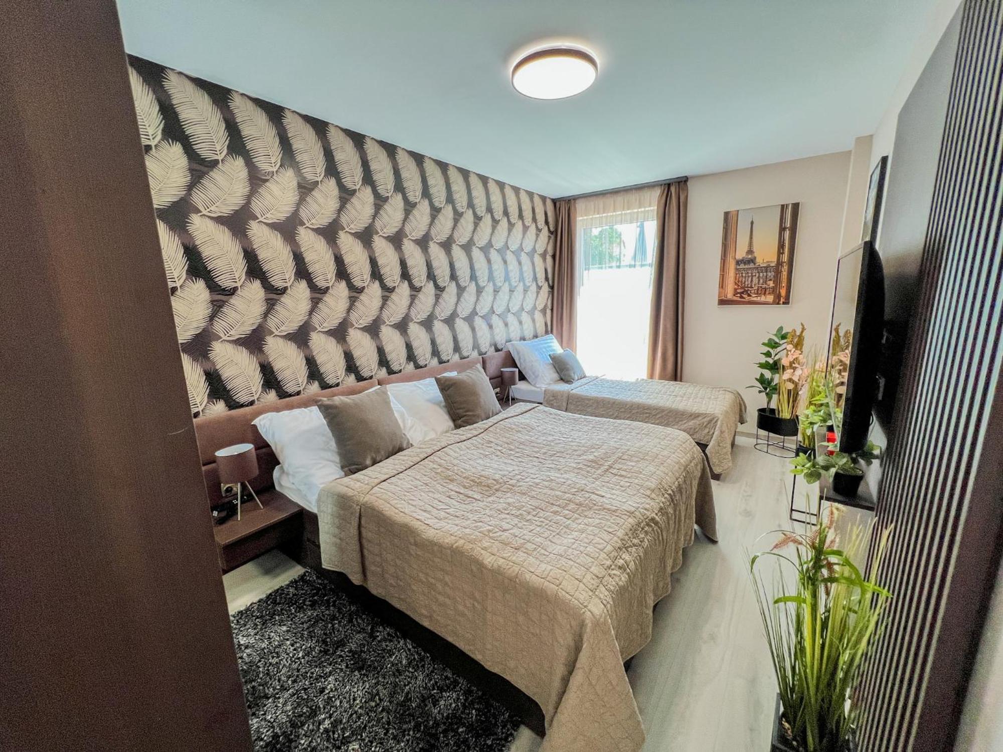 שיופוק Villa Bauhaus Labi Garden Wellness Apartman מראה חיצוני תמונה